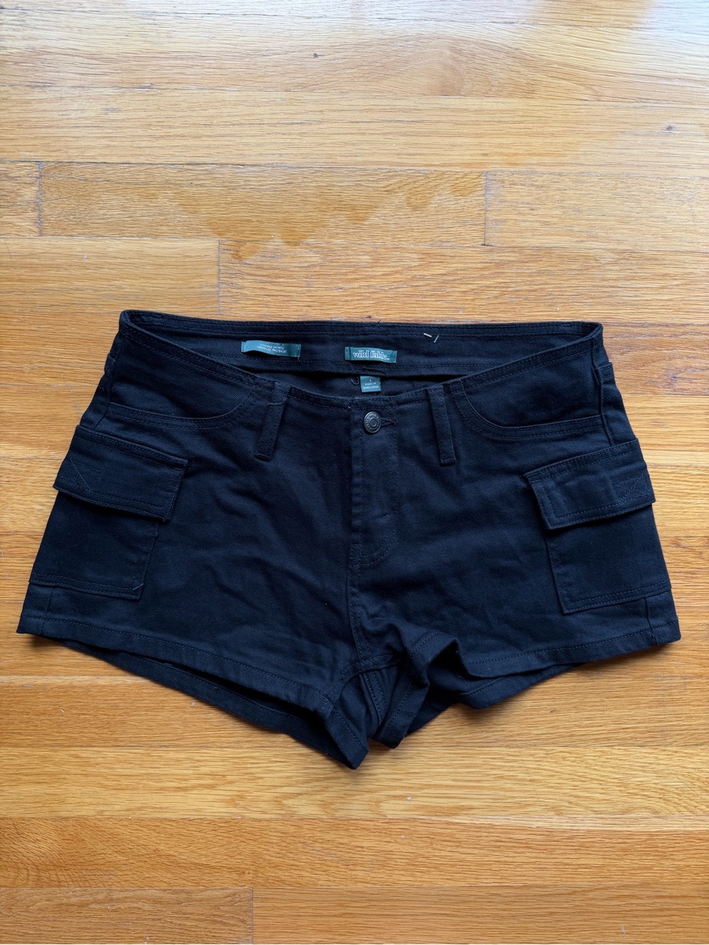 Low Rise Wild Fable Black Cargo Shorts – Size 6